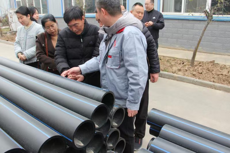 三門峽市陜州區(qū)水利局張局長，自來水公司趙總經(jīng)理等人蒞臨陜西甘霖實業(yè)公司考察指導(dǎo)工作