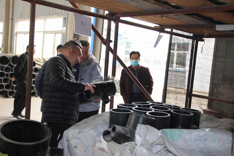 三門峽市陜州區(qū)水利局張局長，自來水公司趙總經(jīng)理等人蒞臨陜西甘霖實業(yè)公司考察指導(dǎo)工作