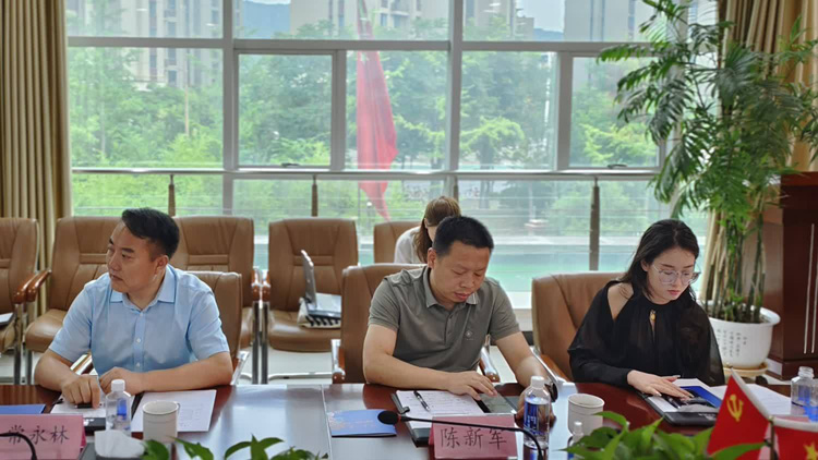 周德林一行拜訪西安市商洛商會和盤龍藥業(yè)集團(tuán)主要領(lǐng)導(dǎo) 周德林一行拜訪西安市商洛商會和盤龍藥業(yè)集團(tuán)主要領(lǐng)導(dǎo)